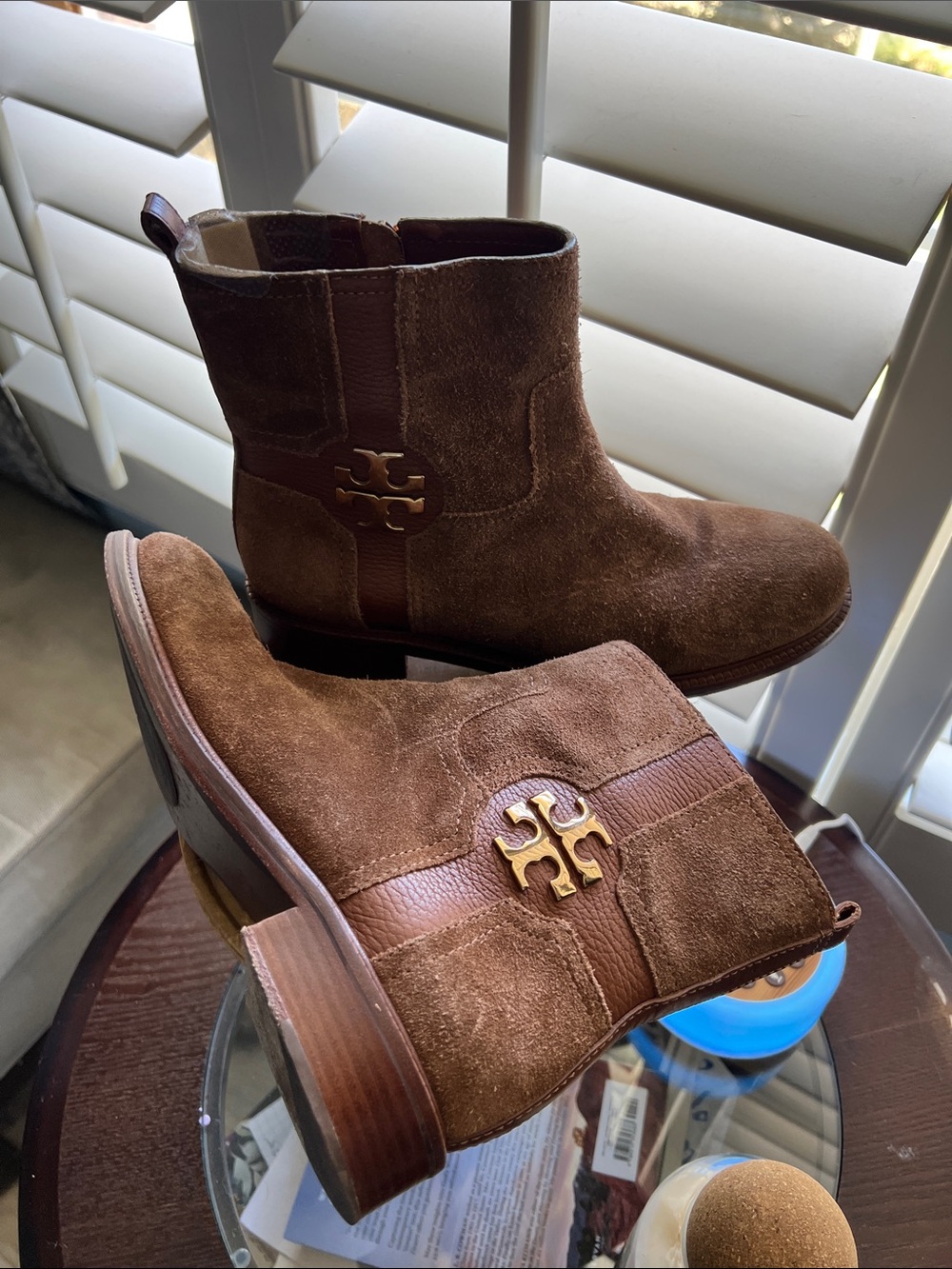 🛑1 hour sale. Tory Burch, 8.5, Chestnut Suede Tory Logo Ankle Boots - Picture 12 of 12